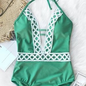 Cupshe THICK FOREST HALTER ONE-PIECE SWIMSUIT